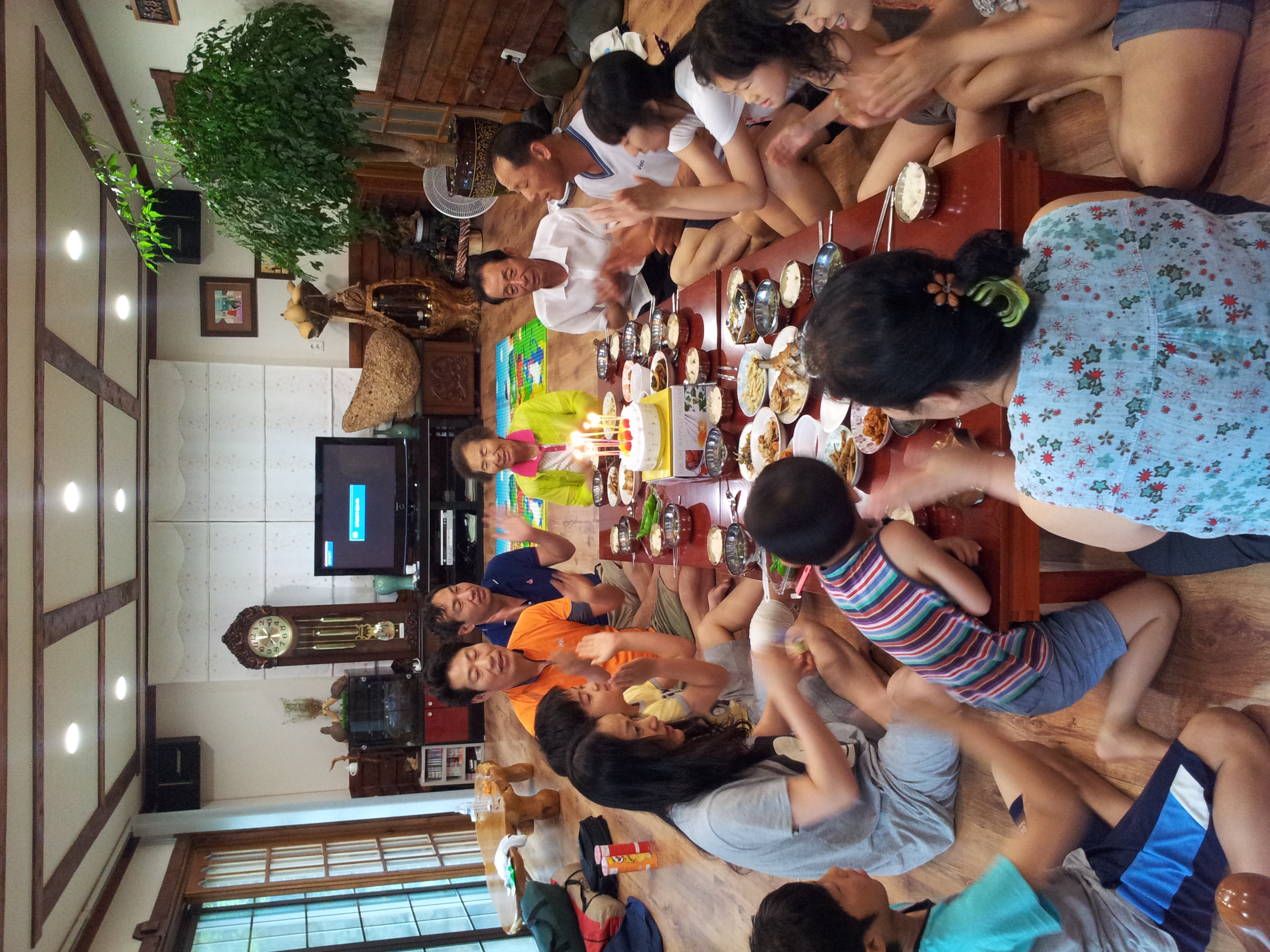 매년 패션에서 함께하는 부모님 생신과 가족모임, 계속되기를 바라며...